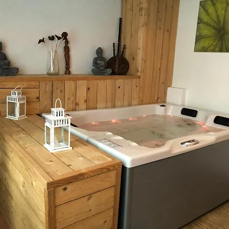 Daire Domaine 2 La Tour, & Spas